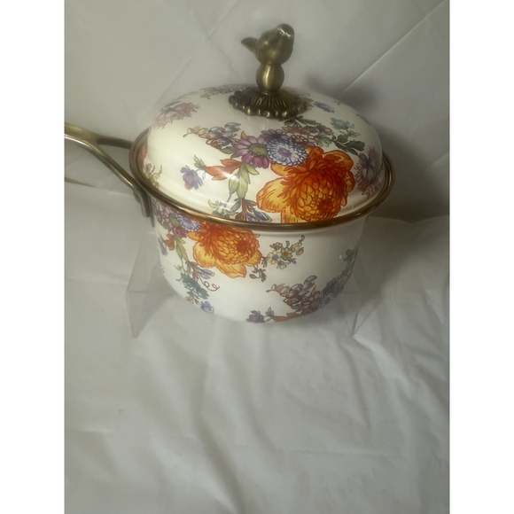 MacKenzie Childs White Flower Market 2.5 Quart Saucepan - Picture 10 of 15
